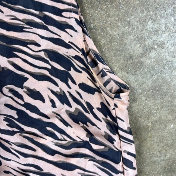 CAbi Pink and Black Print BlouseSize: Medium - Picture 6 of 7